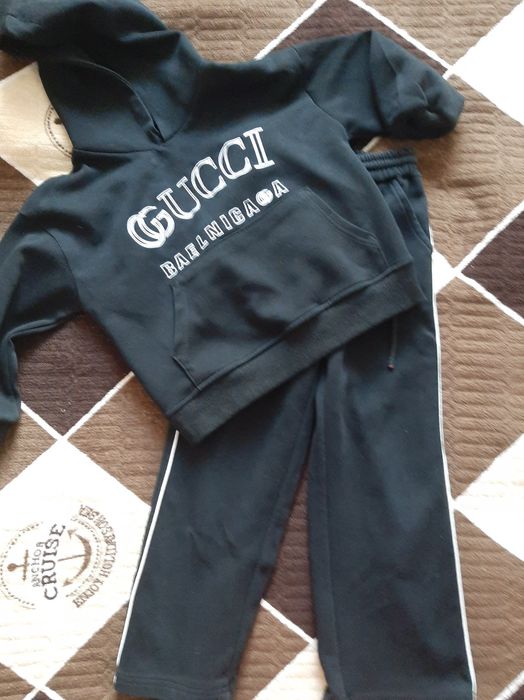 Продам костюм на девочку