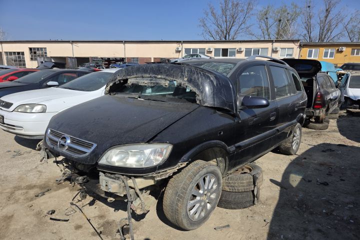 Far stanga Opel Zafira 2004 2.0 DTi MT (100 hp)