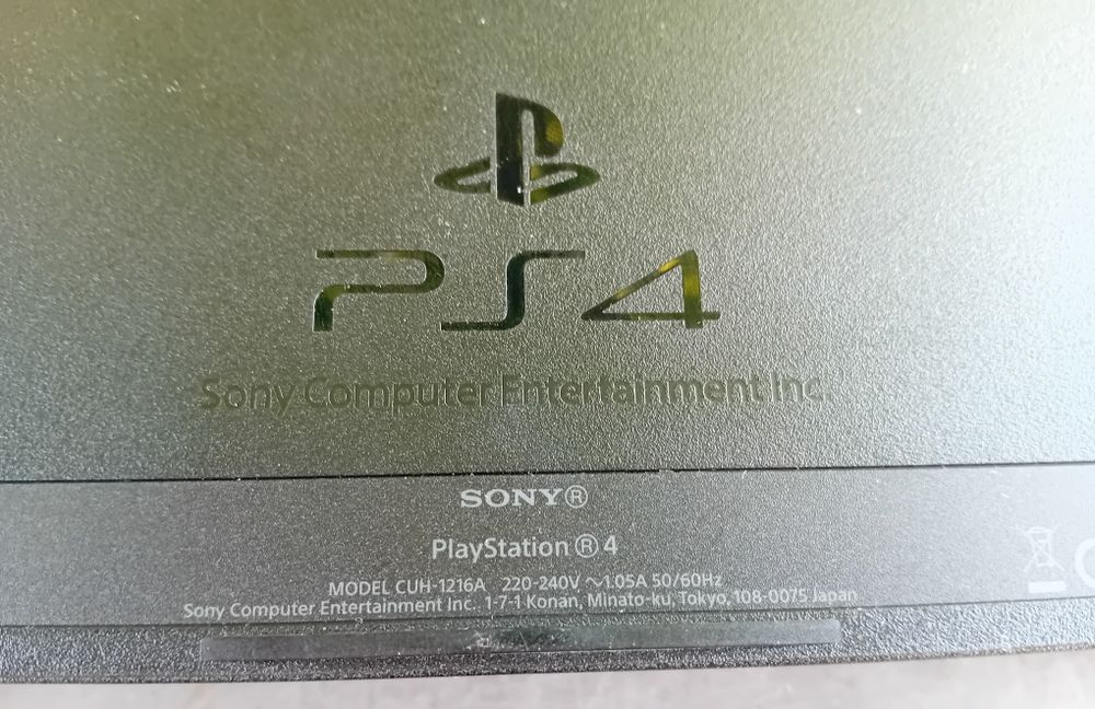 Ps4 model CUH 1216A