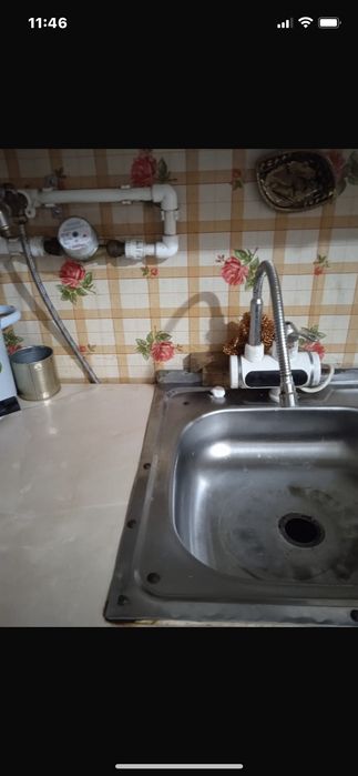 Продам небольшой дом с водой