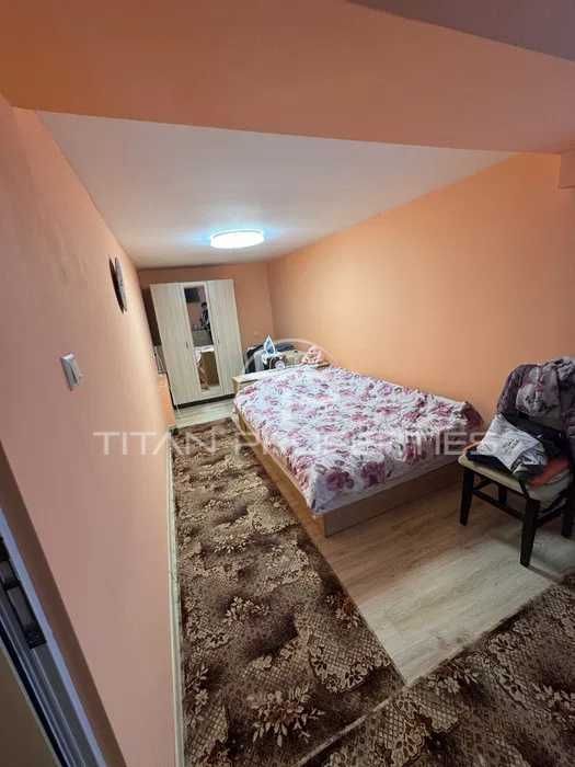 Продава се Къща в с. Брестник, Област Пловдив - 200 кв.м за 1250 €/кв.м - Снимка #1