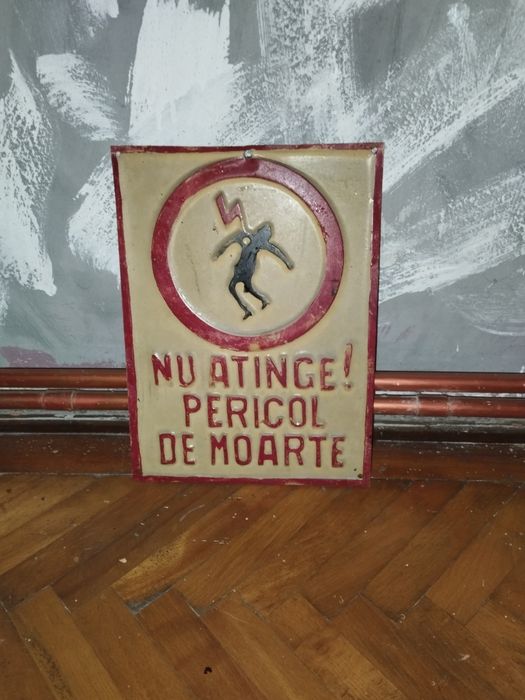 Table vechi comuniste