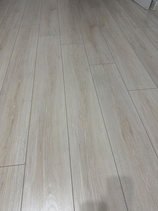 Продам б/у ламинат не дорого