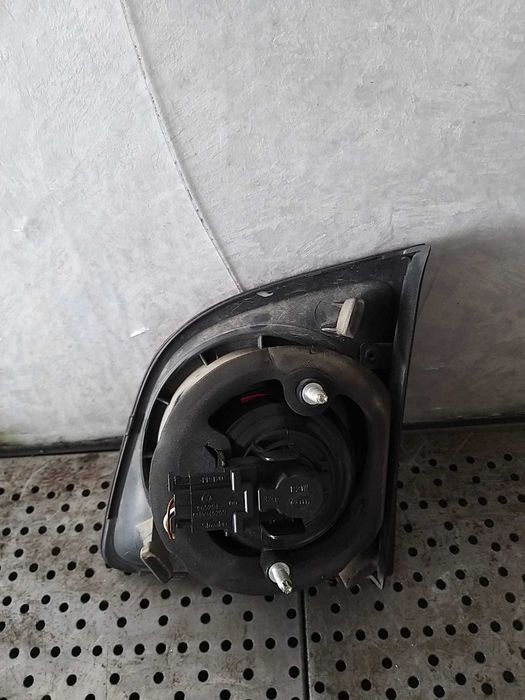 Stop tripla lampa stanga haion vw golf 5 plus 5m0945093h 96496201