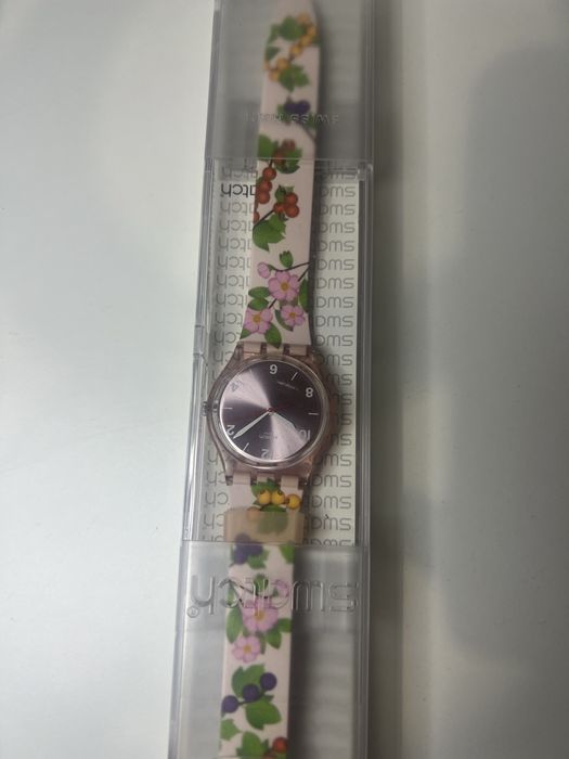 Дамски часовник SWATCH, нов