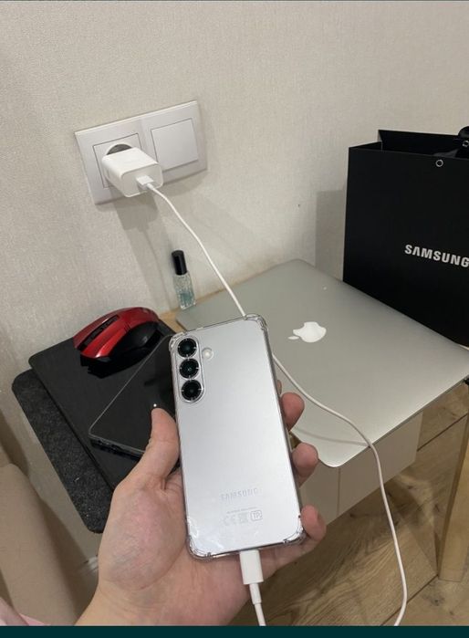 Samsung s25  озу 12 / 256 память
