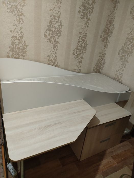 Продам кровать подростковую