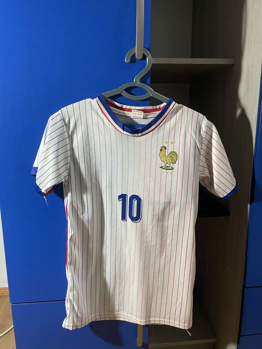 Выездная футбольная форма сборной Франции