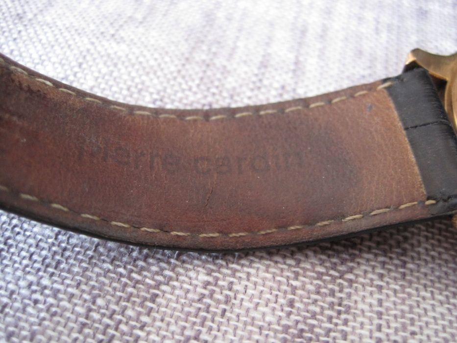 Позлатен Стилен мъжки часовник Pierre Cardin!!!