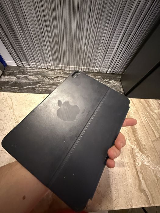 Оригинален калъф-клавиатура Apple Smart (A2038)