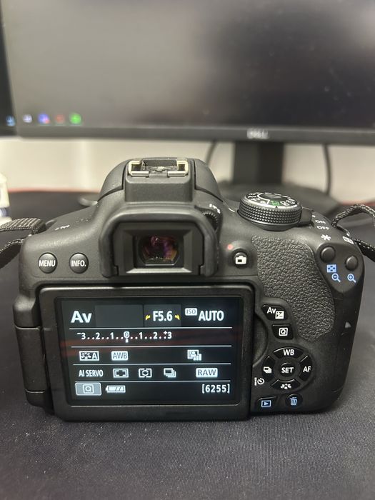 Camera Canon EOS 750D