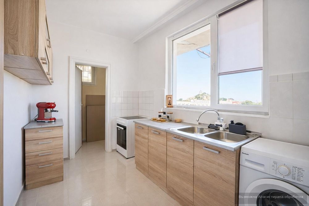 Тристаен апартамент под наем в Център