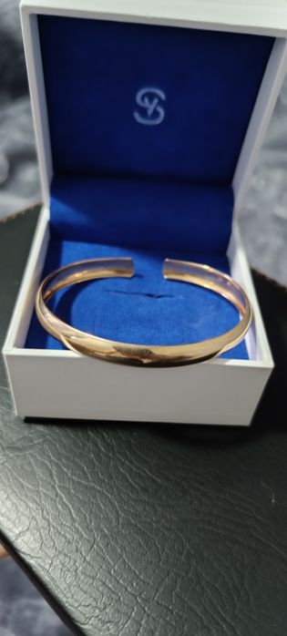 Продам золото  585 пробы.