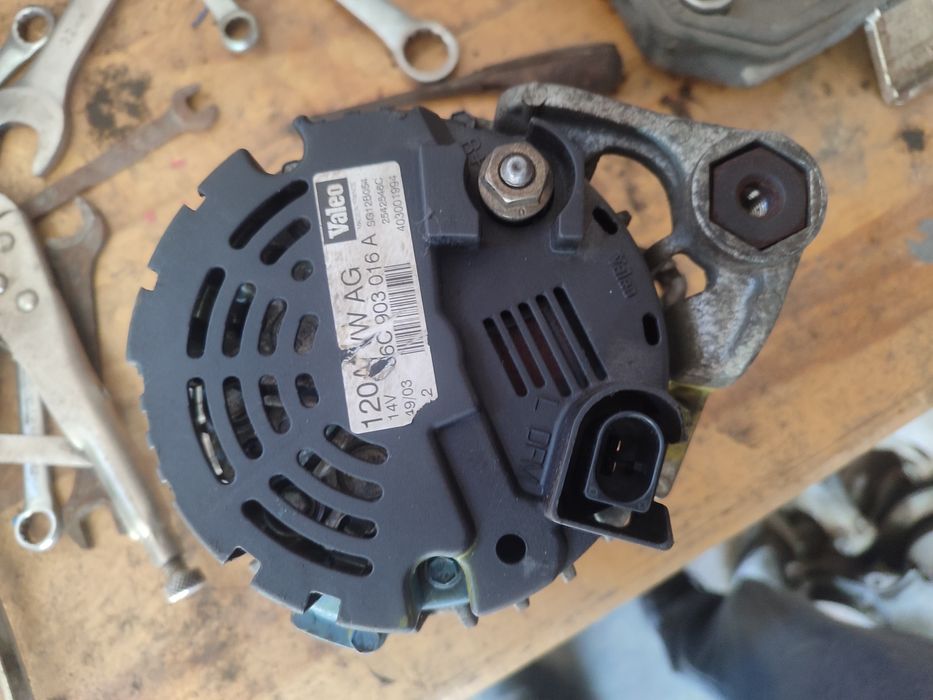 Генератор на Ауди А6 С5