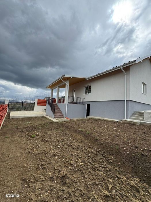 Casă 4 camere Valea Adancă!!
