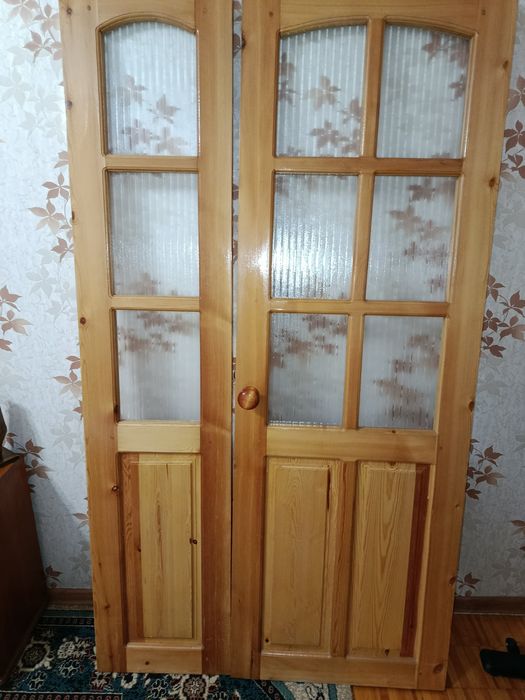 Деревянная дверь полуторка.