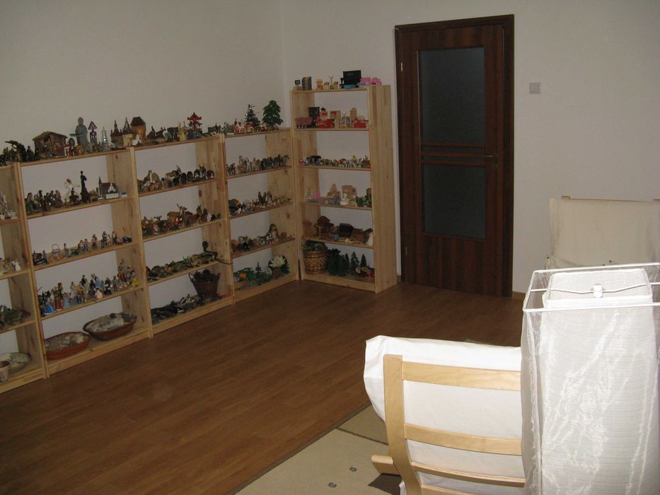 Vand colectie de miniaturi