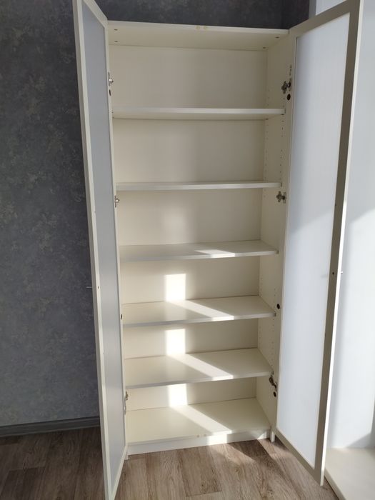 Продам книжные шкафы