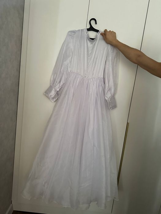 Продам платье нарядное, одевала один раз