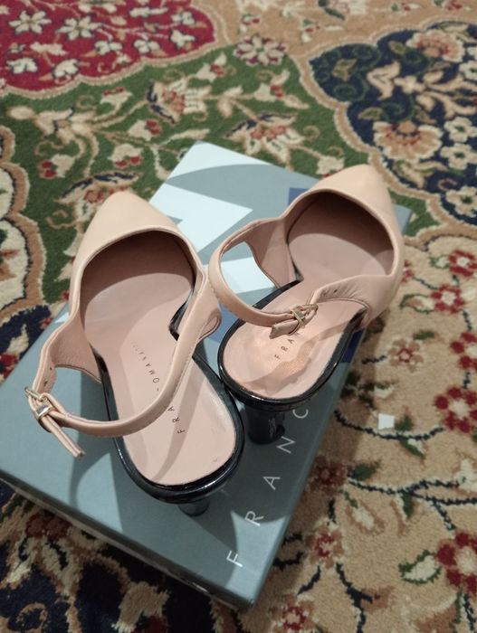 Босоножки женские