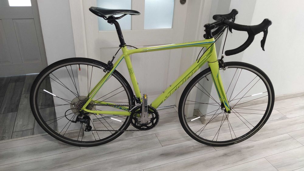 Bicicleta de sosea Merida Scultura 200