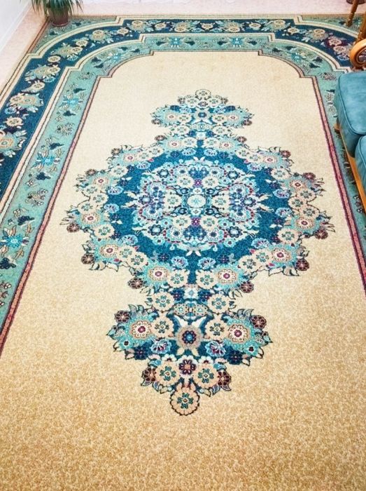 Классический зелёный ковер