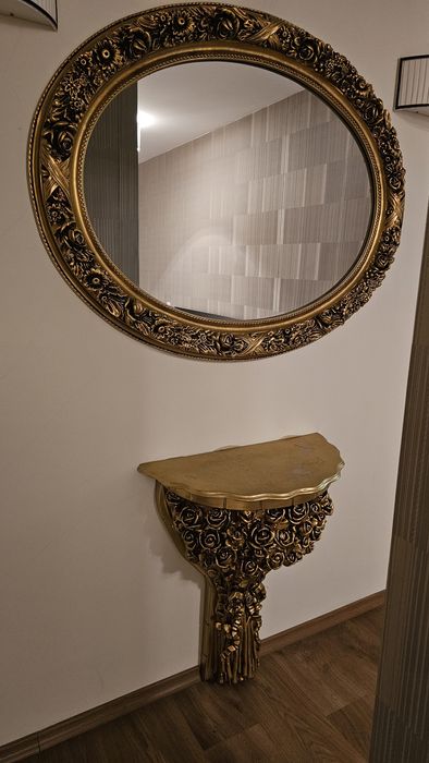 Конзола с огледало