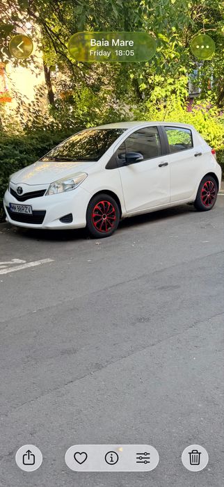 TOYOTA Yaris 2012