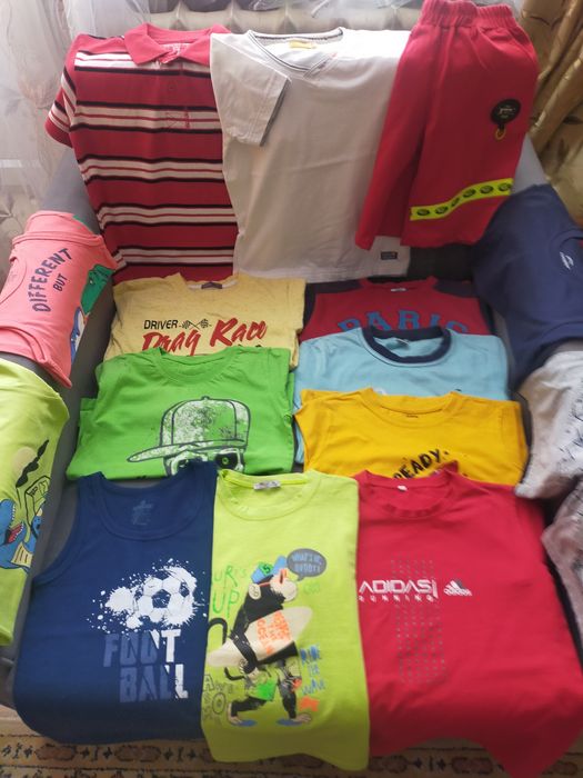 Вещи детские футболки, кофты