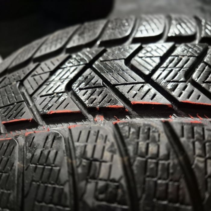 255 50 19 O bucata Pirelli Elct iarnă
