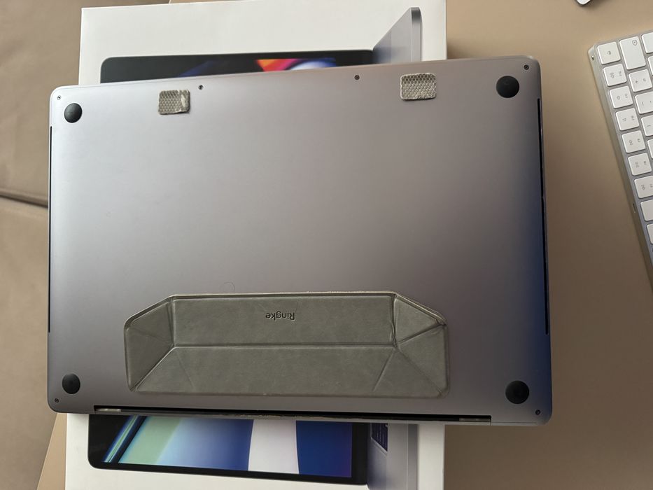 Macbook pro 16 2019 1TB  i9 16gb ram amd radeon pro 5500 4gb