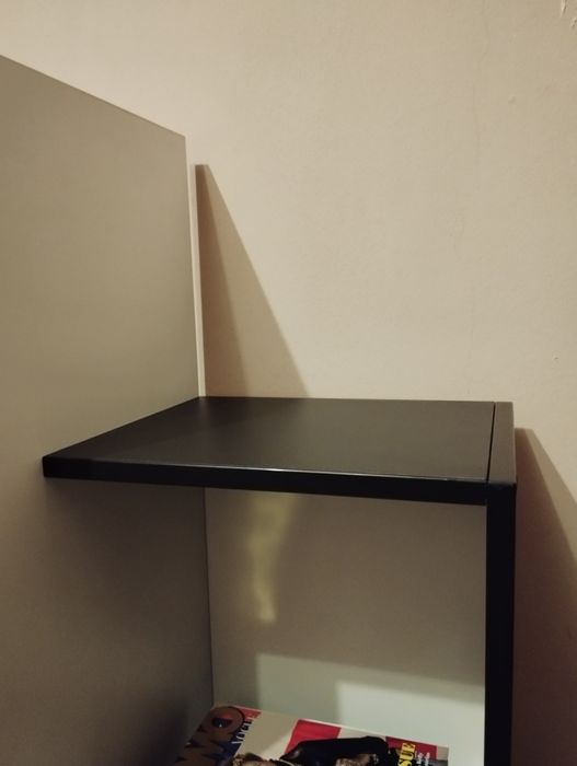 Етажерка за списания и книги