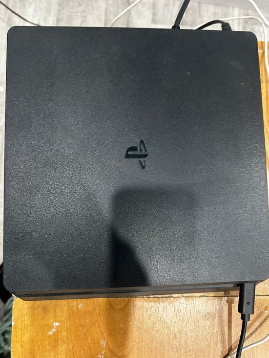 Ps4 1 tb  продажа, торг имеется