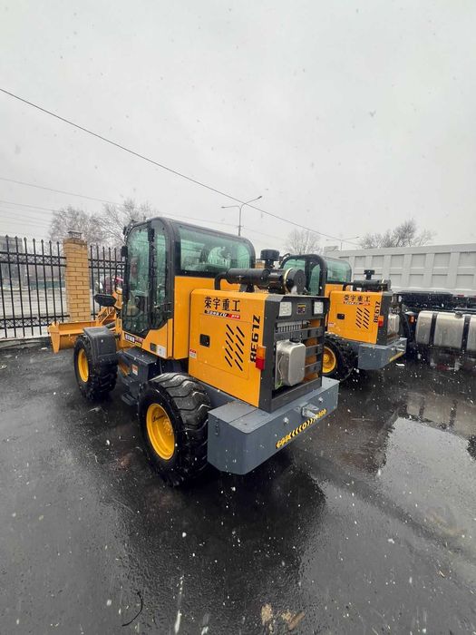 мини погрузчик Rong Yu 938