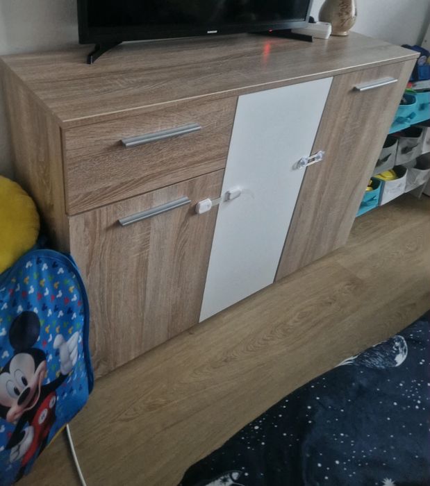 Vând mobila noptiera