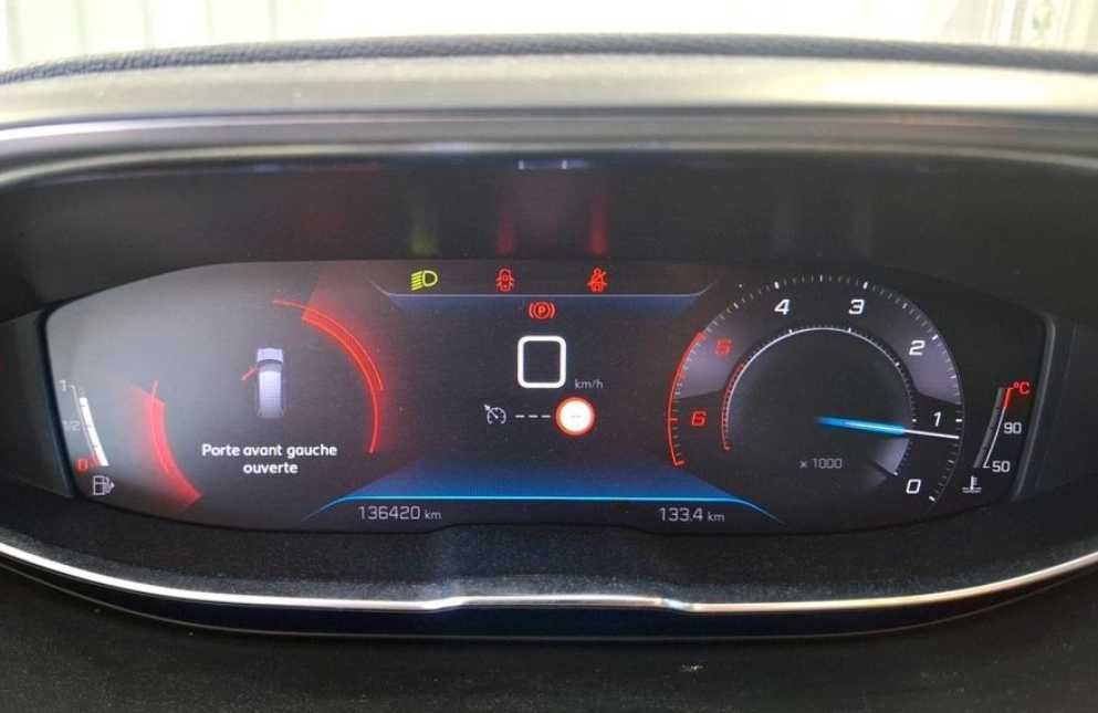 Peugeot 5008 BlueHDi 130 EAT8 Active Pack 7 LOCURI