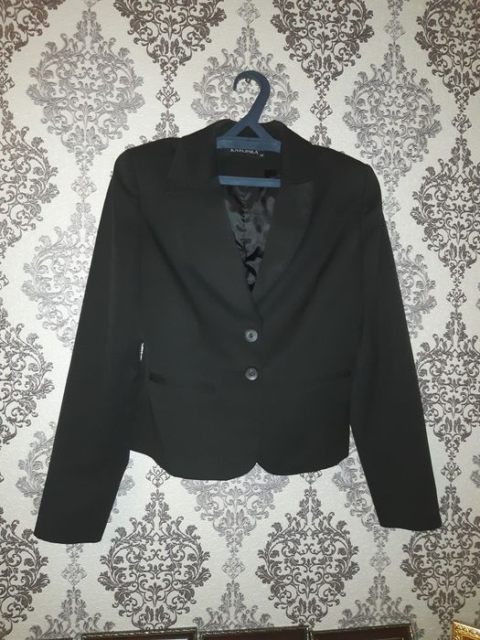 Продам офисный костюм