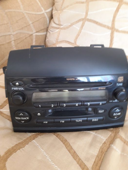Штатный магнитофон Тоиота Сиена