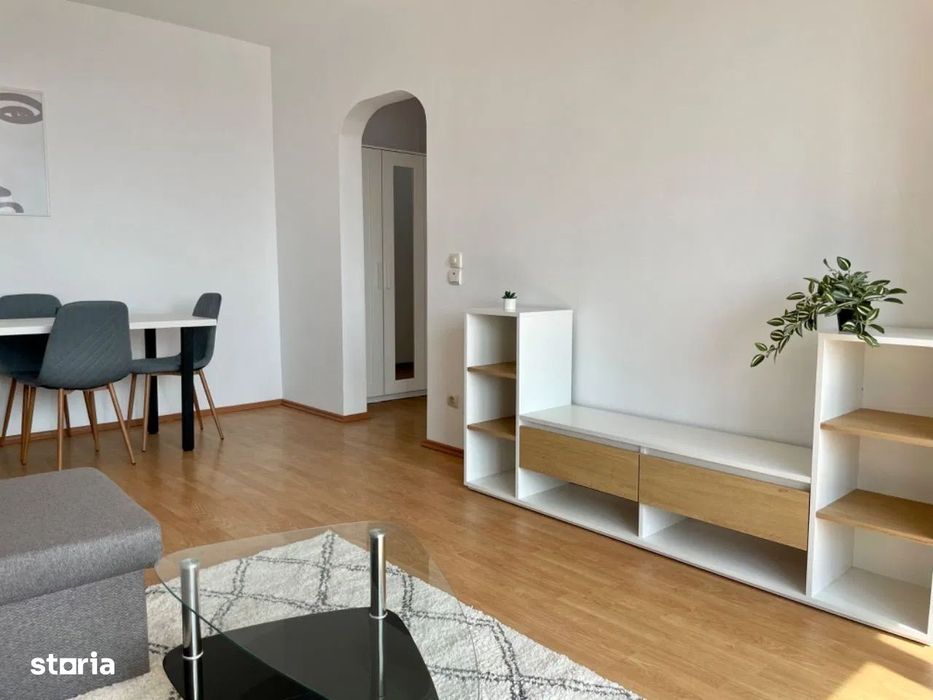 Apartament 2 camere, decomandat, recent amenajat, zona ultra-centrala