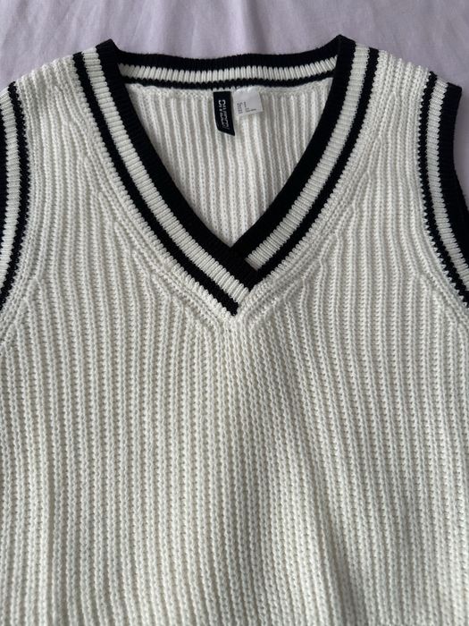 Бял пуловер от H&M