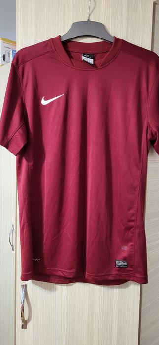 Tricou Nike vișiniu,marimea M