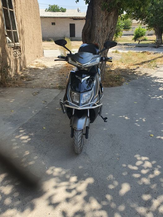 Продаю электроскутер.