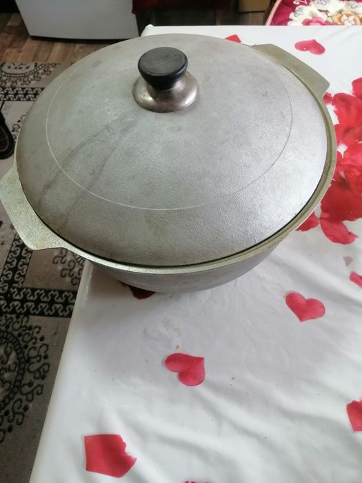 Продам казан чугунный
