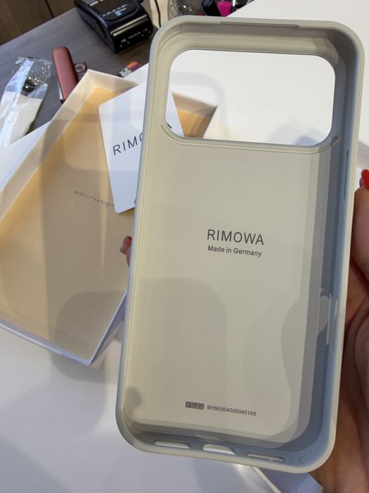калъф case RIMOWA за iPhone 17 Pro Max – НОВ