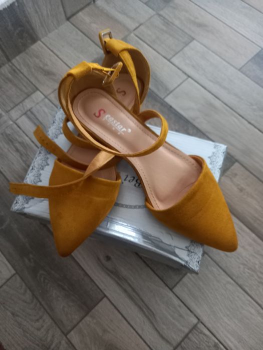Pantofi cu toc mic