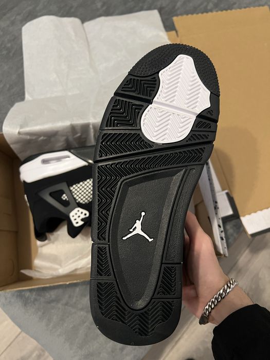 Jordan 4 White Thunder