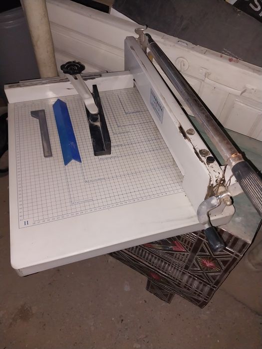 Резак для бумаги сабельный YG-BPS-02 A3.