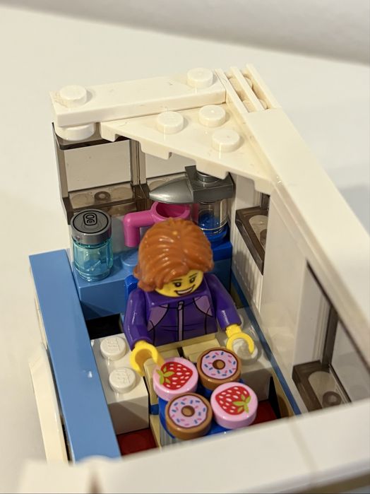 Lego Holiday Camper Van