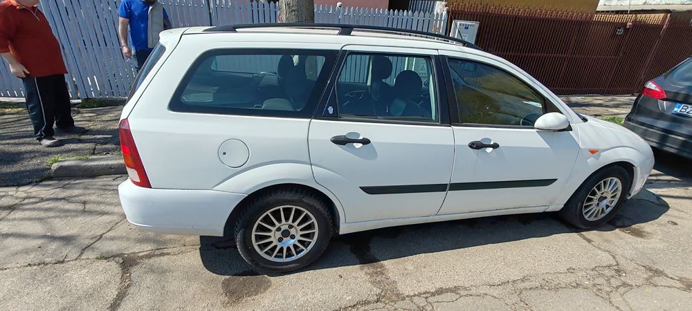 Vând Ford Focus Turner