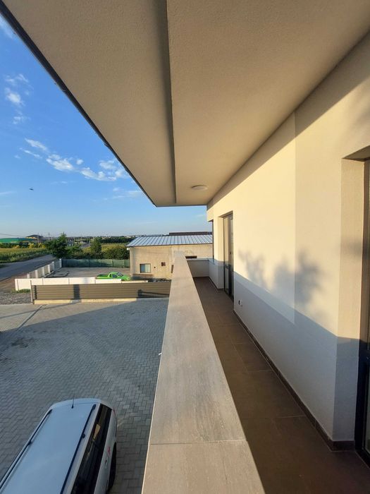 Ofer spre închiriere apartament de lux la casa